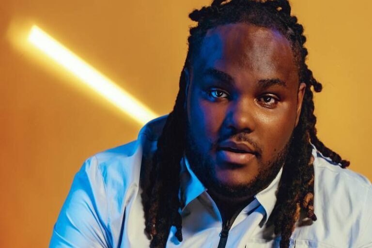 Tee Grizzley Keeps His Circle Tight In 'No Witness'