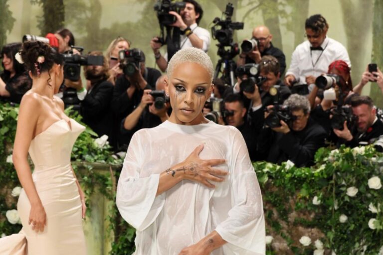 Doja Cat Shows Up to 2024 Met Gala Soaking Wet