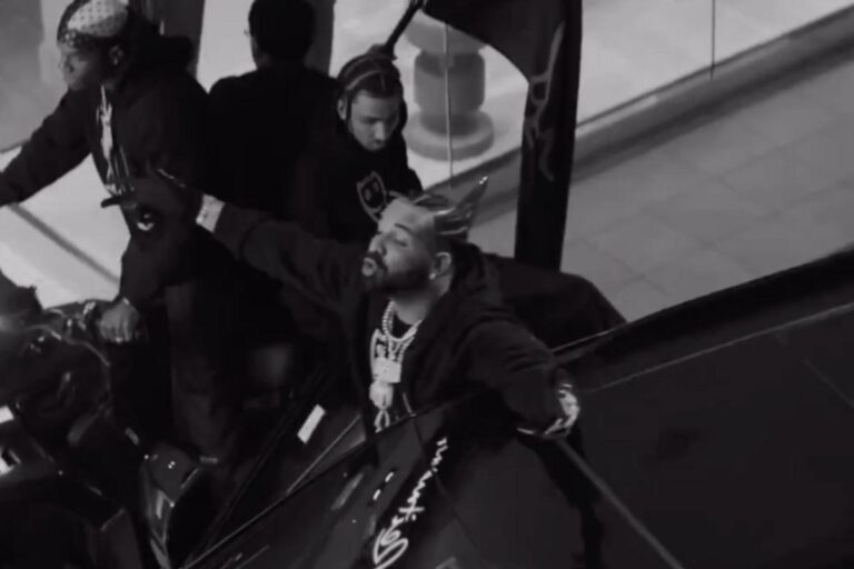 Drake Shuts Down the Mall in ‘No Face’ Video